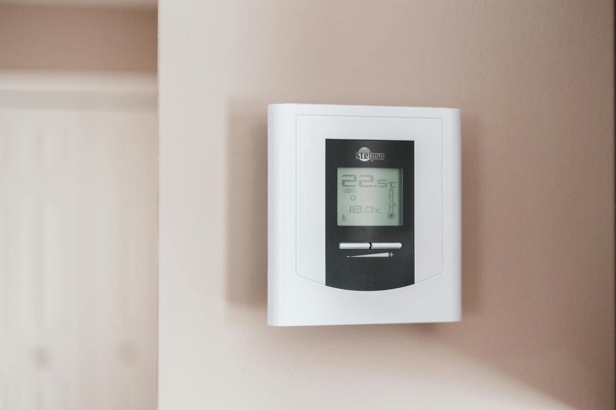 Thermostat connecté et pompe à chaleur : une gestion intelligente de votre chauffage